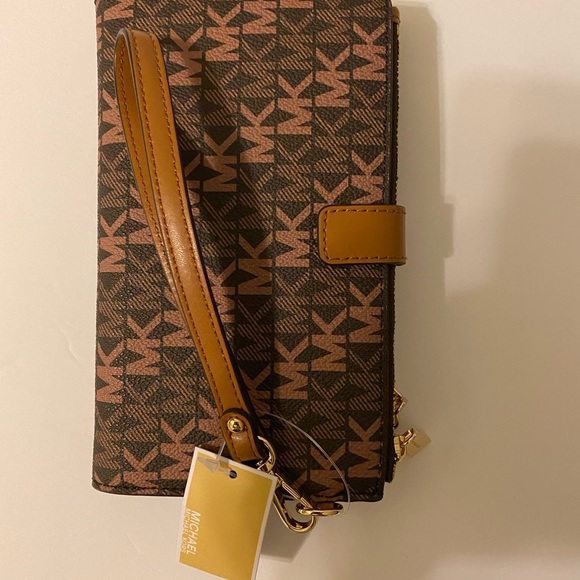 MK wristlet - Picture 6 of 6